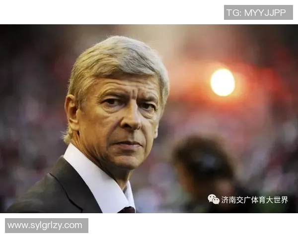 知名足球球星妻子背后的故事与人生奋斗历程揭秘